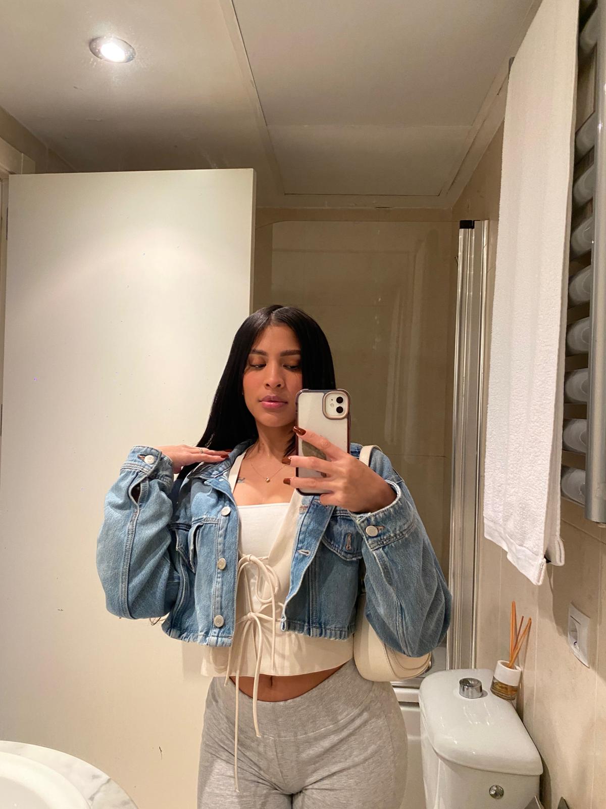 MIA (2) MIA (2)
